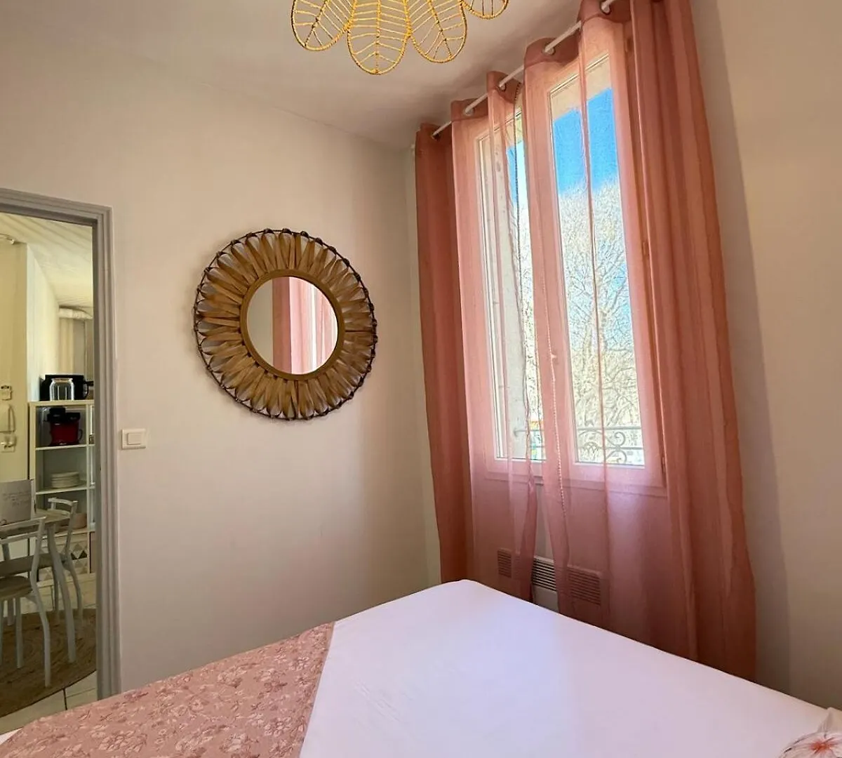 Rose Arlesien Apartment 0*, Arles